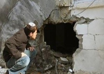 الهدنة الإنسانية تصمد بدرجة كبيرة في غزة وإسرائيل تبحث هدنة كاملة