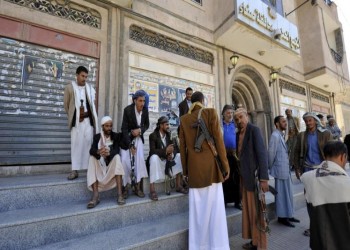 القاعدة تهدد بالزحف إلى صعدة والحوثيون يقتحمون "الداخلية" ويرفضون المشاركة في الحكومة