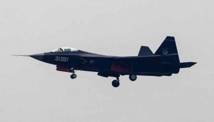 الصين تكشف عن طائرة شبح مقاتلة جديدة خلال معرض عسكري