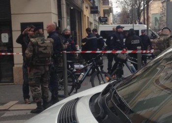 فرنسا: إصابة 3 جنود في هجوم بسكين أمام مركز يهودي في مدينة نيس