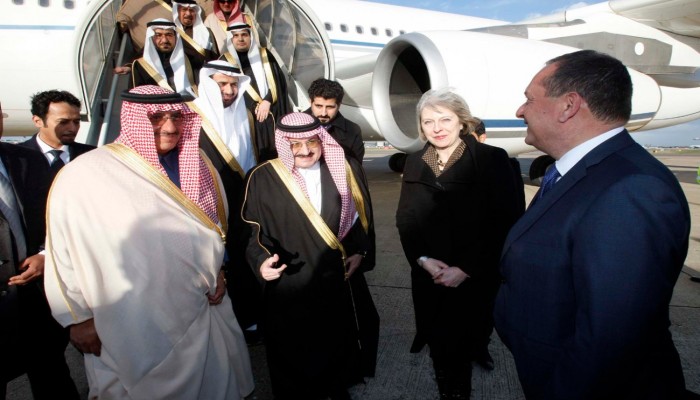 الأمير «محمد بن نايف» يلتقي في لندن بمسؤولين أمنيين وعسكريين