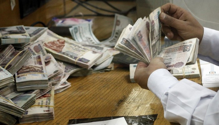 أسباب وتداعيات تراجع الاحتياطي النقدي في مصر الخليج الجديد