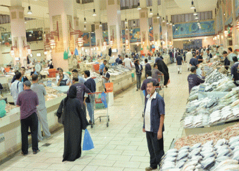 الكويت ترحل 6 إيرانيين ومصريين بعد مشاجرة بسوق السمك