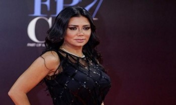 فستان الممثلة المصرية رانيا يوسف بـ 100 جنيه