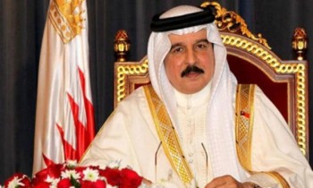 ملك البحرين يكلف رئيس الوزراء المستقيل بتشكيل حكومة جديدة