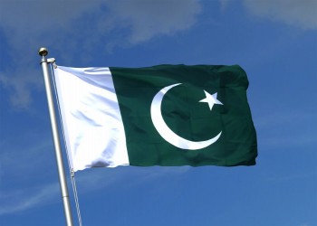 باكستان تتمسك بتجارتها مع إيران رغم التهديدات الأمريكية