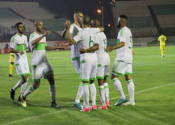 الجزائر تتمسك بفرصتها الأخيرة.. تعرف على أبرز مباريات اليوم