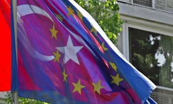 «الاتحاد الأوروبي» يرحب برفع الطوارئ في تركيا