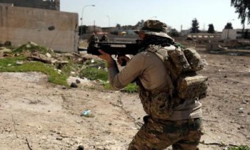 قذائف المورتر ونيران القناصة تكبد القوات العراقية خسائر في الموصل