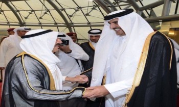 أمير قطر يصل إلى الكويت بصحبة وفد رفيع المستوى