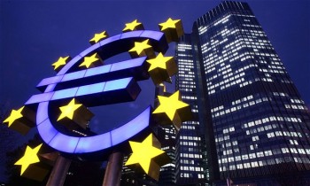 اليورو ينخفض لأدنى مستوي في أسبوعين مع صدور بيانات التضخم