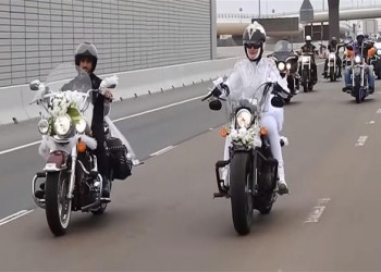 محكمة إماراتية تغرم خليجيين اثنين 10 آلاف درهم للإساءة لـ«عروس الدراجة النارية»