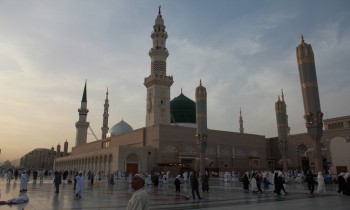 مجهول يطلق النار بالمسجد النبوي.. وإعلام سعودي: مريض نفسي