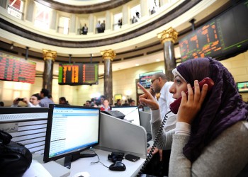 بورصات الخليج تفقد قوتها بهبوط النفط والبنوك تدعم سوق أبوظبي