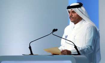 وزير الخارجية القطري يبحث مع مسؤول ليبي العلاقات الثنائية بين البلدين