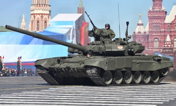 روسيا تؤكد التزامها بعدم تصدير الدبابات والمقاتلات إلى إيران