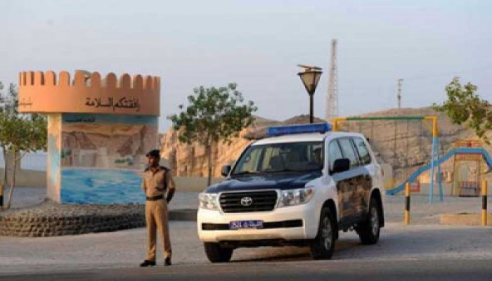 الشرطة العمانية تقبض على 38 متسللا وترحل 26 آخرين