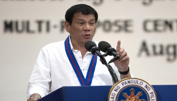 رئيس الفلبين يحذر العمالة العائدة من السعودية من تعاطي المخدرات