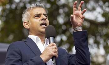 عمدة لندن المسلم: آراء «ترامب» تخدم تنظيم «الدولة الإسلامية»