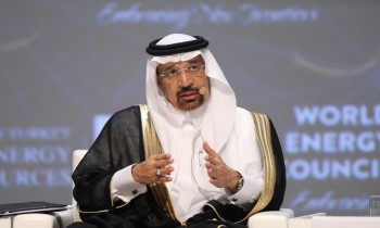 وزير الطاقة السعودي يبحث في الجزائر تفعيل اتفاق تثبيت إنتاج النفط