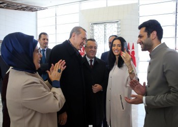 «أردوغان» يستخدم «فيس تايم» للمرة الثانية ويطلب يد فتاة مغربية لفنان تركي