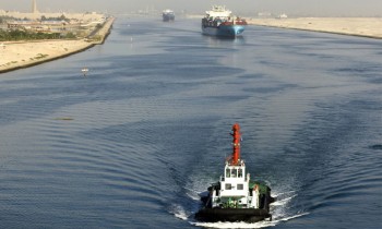 إيرادات قناة السويس المصرية تتراجع في يونيو