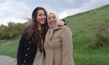 تفاصيل جديدة حول مقتل المعارضة السورية «عروبة بركات» وابنتها