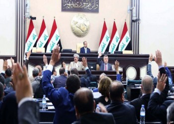 البرلمان العراقي يسمح بترشح غير حاملي الشهادات الجامعية