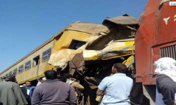 بالصور.. مصرع 20 وإصابة 40 آخرين في تصادم قطارين بمصر