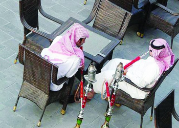 جدل سعودي حول تقديم «الشيشة» في فنادق ومطاعم الرياض