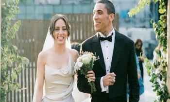 ممثلة تركية ترتدي نفس الفستان في حفل زفافها الثاني