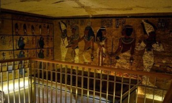 نقل الملك رمسيس الثاني والإله حورس إلى المتحف المصري