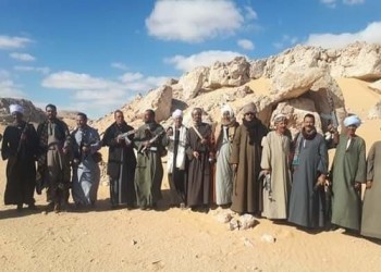قبائل بصعيد مصر تمشط الجبال بحثا عن مسلحين (صور)