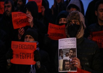 صرخة صامتة ضد الإعدام يطلقها مصريون في إسطنبول