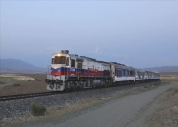 نجاح أول رحلة تجريبية لقطار طهران - أنقرة