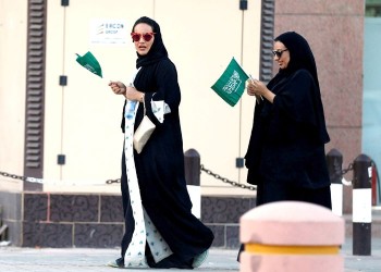 صحيفة أمريكية: السعودية تعتزم السماح بسفر النساء دون إذن ولي