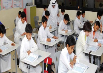 سعوديون يرفضون دمج الطلاب والطالبات بالصفوف الأولية