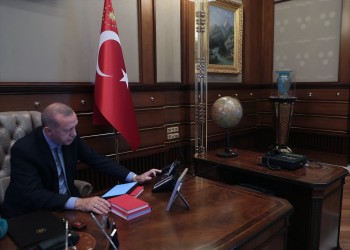 الرئاسة التركية تنشر فيديو للحظة إطلاق أردوغان عملية نبع السلام