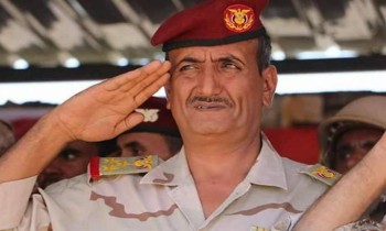 قائد بالجيش اليمني يلتقي ضباطا إماراتيين سرا.. واتهامات بالتمرد