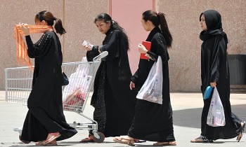 السعودية تضع ضوابط جديدة للعمالة المنزلية