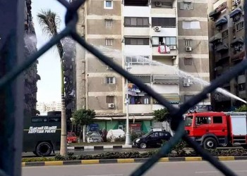 اعتقال 12 عاملا مصريا بعد فض اعتصامهم ببورسعيد (فيديو)