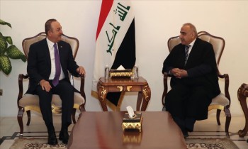 جاويش أوغلو يلتقي رئيس الوزراء العراقي في بغداد 