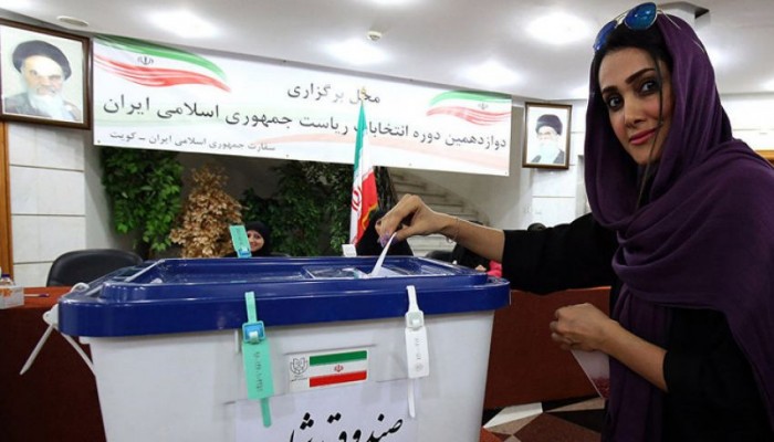 بدء انتخابات برلمان إيران وسط جدل استبعاد الإصلاحيين 