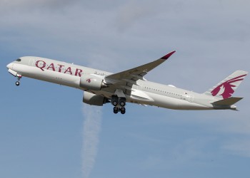 هبوط أول طائرة قطرية في مطار المنامة منذ الحصار