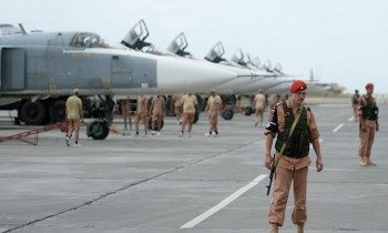 كيف جعلت روسيا قاعدة حميميم الجوية منصة لها نحو أفريقيا؟