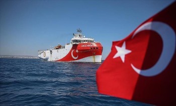 تركيا تمدد عمل سفينة استكشاف شرقي البحر المتوسط