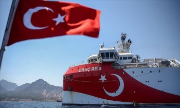 الدفاع التركية تنشر فيديو لسفينة الريس أورتش شرق المتوسط 