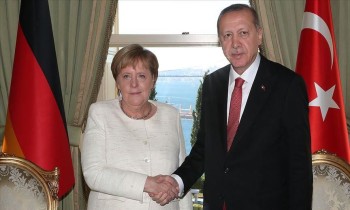 أردوغان وميركل يبحثان تطورات القوقاز وشرقي المتوسط 
