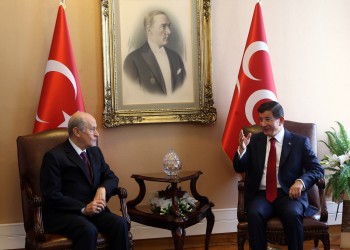 تركيا.. زعيم حزب الحركة القومية يضع شرطا لمقابلة داود أوغلو