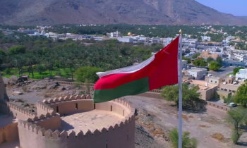 عمان تعيد العمل بالتأشيرات السياحية وبعض الأنشطة